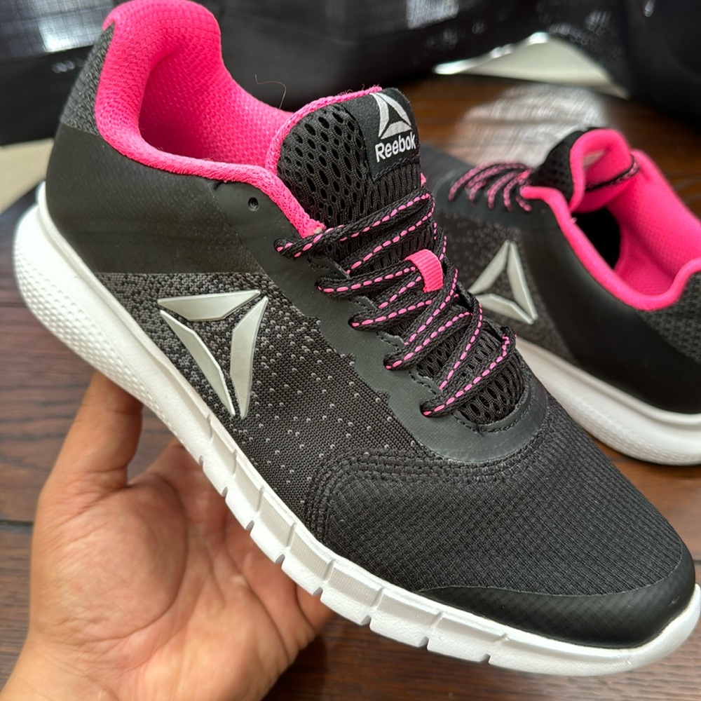 Reebok Memory Tech LT Women’s Sz9
